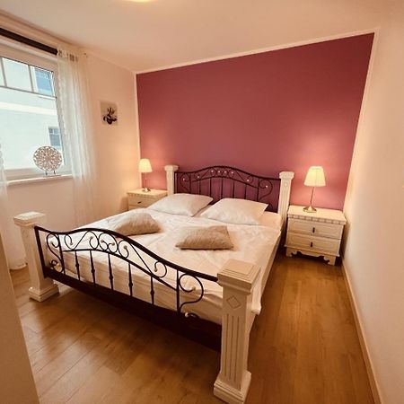Ferienwohnung Asia In Born Buitenkant foto