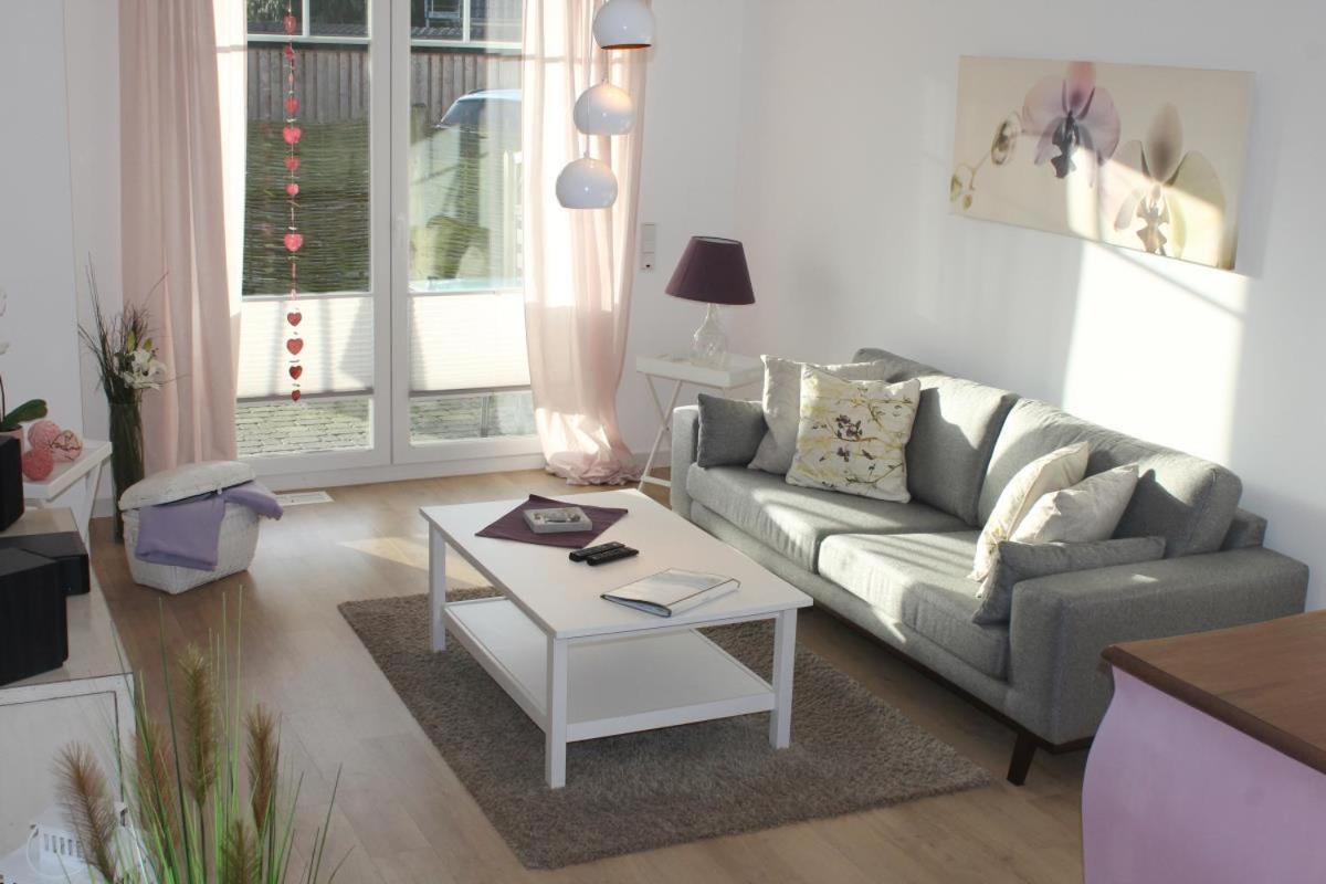 Ferienwohnung Asia In Born Buitenkant foto