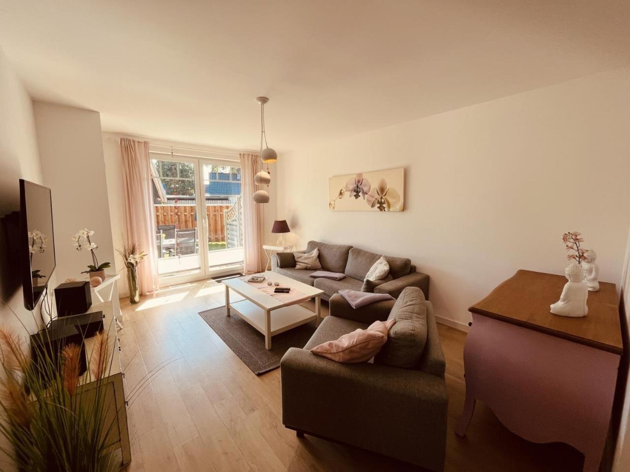 Ferienwohnung Asia In Born Buitenkant foto