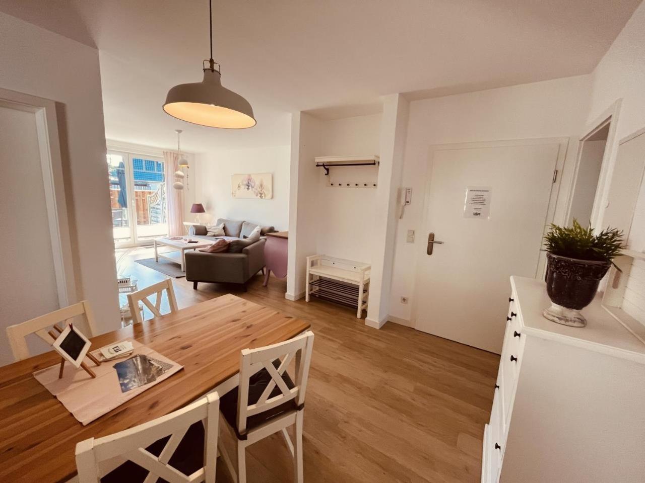 Ferienwohnung Asia In Born Buitenkant foto